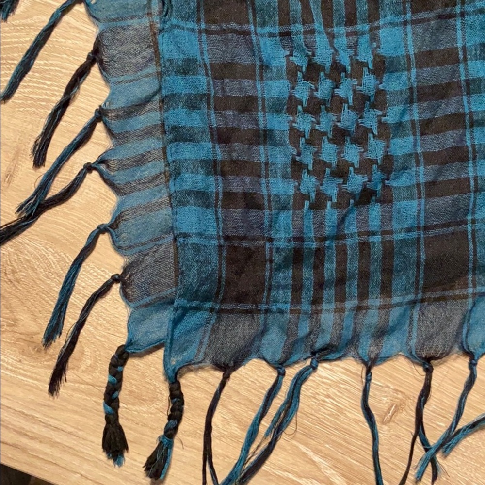 Plaid and houndstooth scarf - Picture 4 of 6